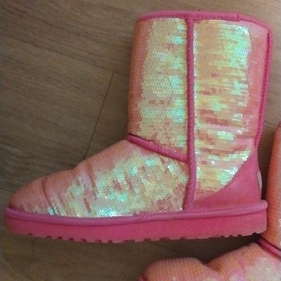 UGG- Sequin Pink Medium Boot Size 8 - Picture 5 of 9